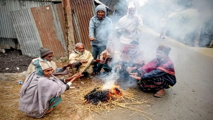 চরভদ্রাসনে তীব্র শীতে বিপর্যস্ত জনজীবন